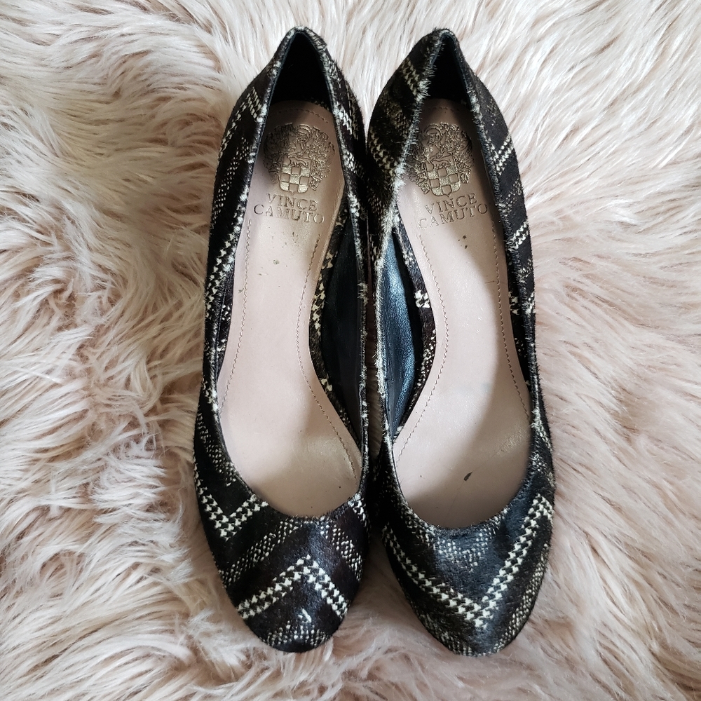 Vince Camuto Cow fur black and brown heels 9.5